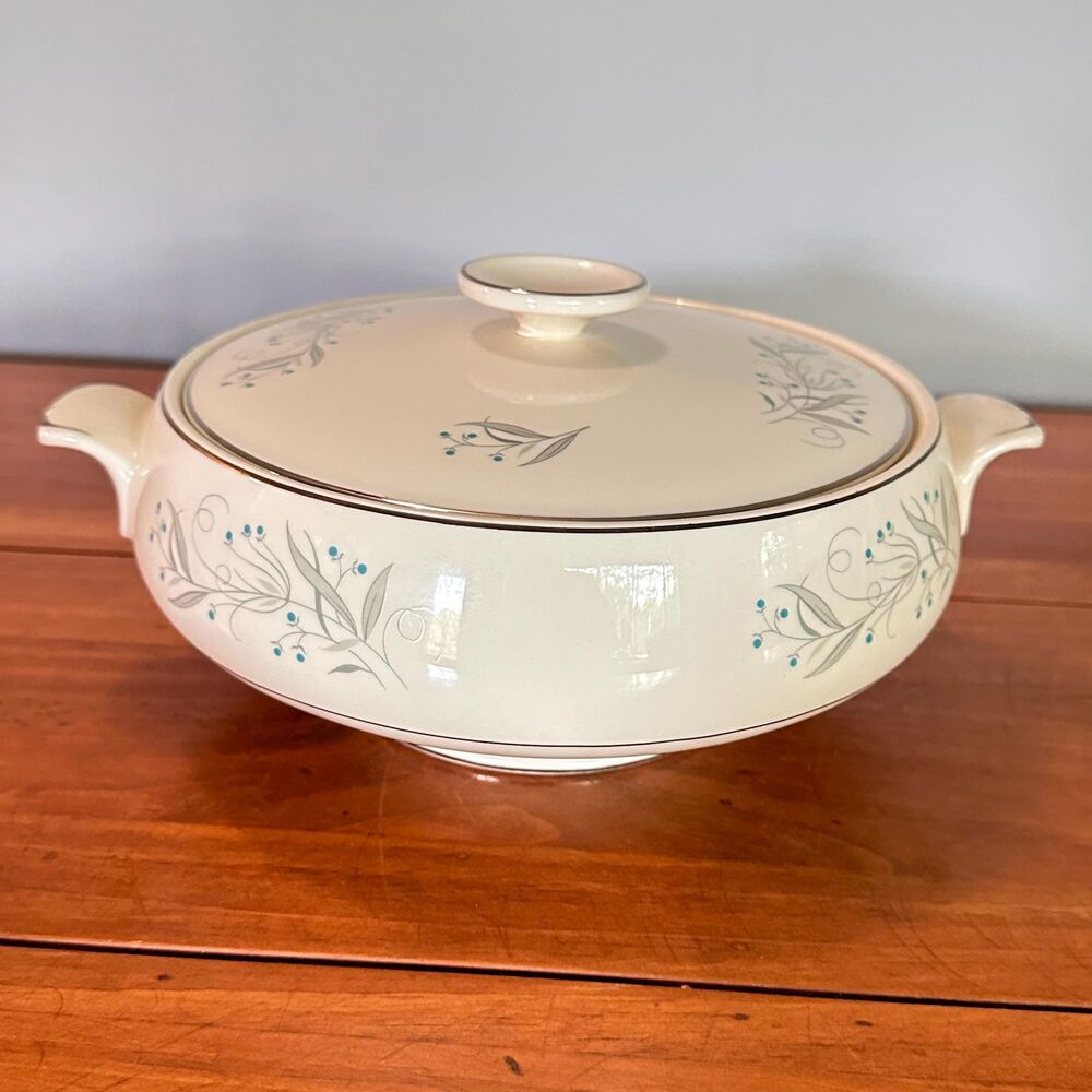 Vintage Homer Laughlin Celeste Covered Casserole Dish MCM Serving Bowl Lid READ